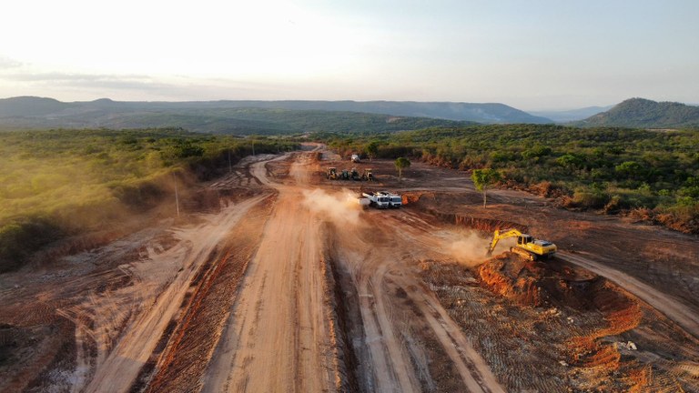 Governo do Estado investe mais de R$ 30 milhões na pavimentação de rodovia no Alto Sertão