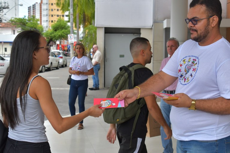 Sedh realiza ação de conscientização para marcar Dia Nacional de Combate ao Abuso e à Exploração Sexual de Crianças e Adolescentes