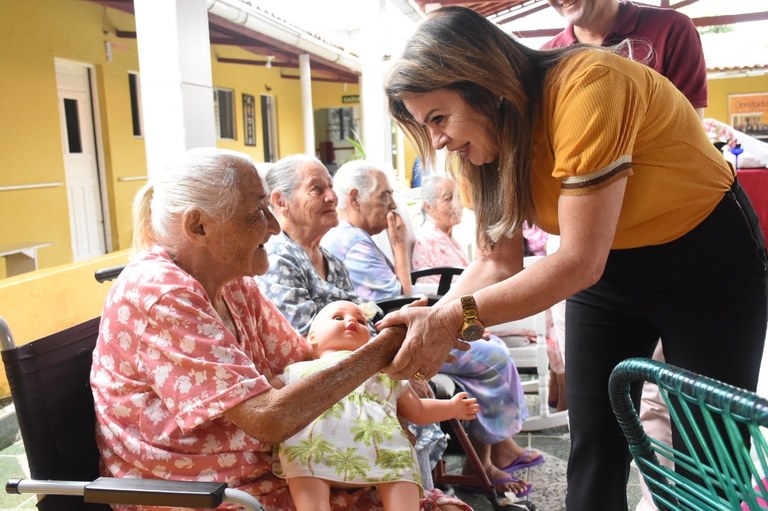 Projeto Acolher: Governo publica mais um edital para investimento em abrigos de idosos