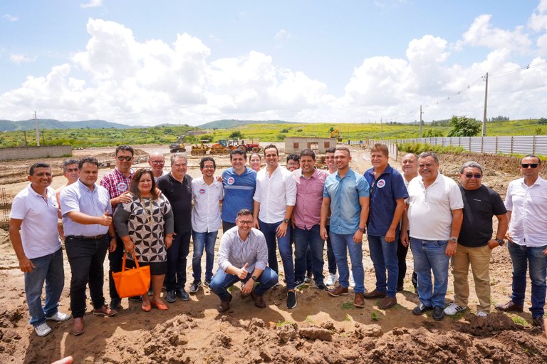 Vice-governador abre jogos escolares e paraescolares e visita obras da Vila Olímpica, em Guarabira