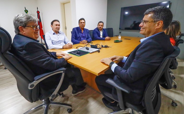 João Azevêdo se reúne com representantes do Conapra e discute ações de segurança no Porto de Cabedelo