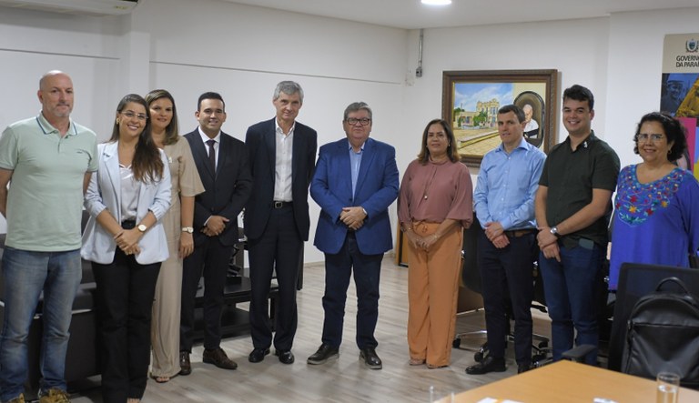 João Azevêdo se reúne com representantes do BID e discute andamento do Projeto Amar com investimentos na infraestrutura e modernização hospitalar