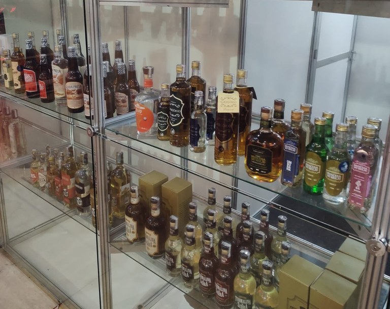 Engenhos produtores de cachaça participam do Salão do Artesanato Paraibano em Campina Grande