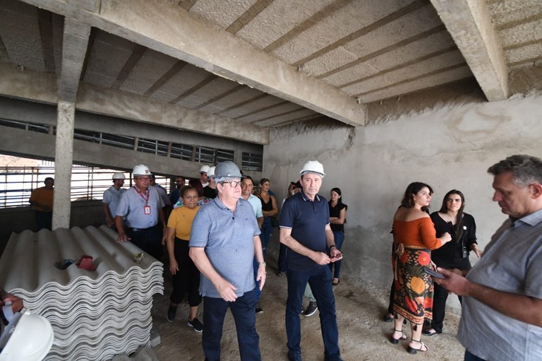 João Azevêdo inaugura prédio da Empaer e inspeciona obras de educação e infraestrutura em Itaporanga