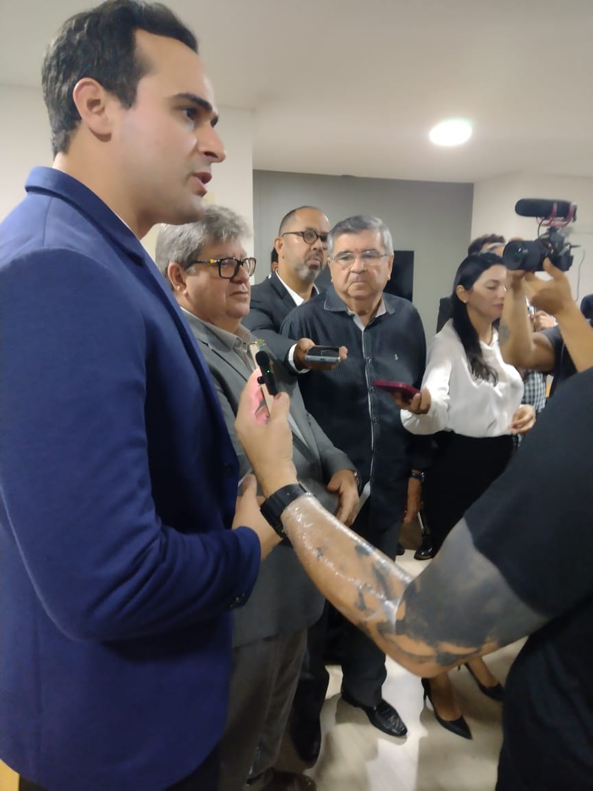 Roberto Paulino participa da transmissão de cargo ao vice-governador da PB