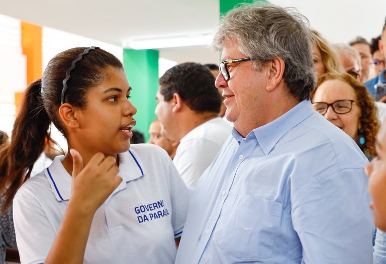 João Azevêdo entrega escola da Funad e destaca compromisso do governo com políticas de inclusão