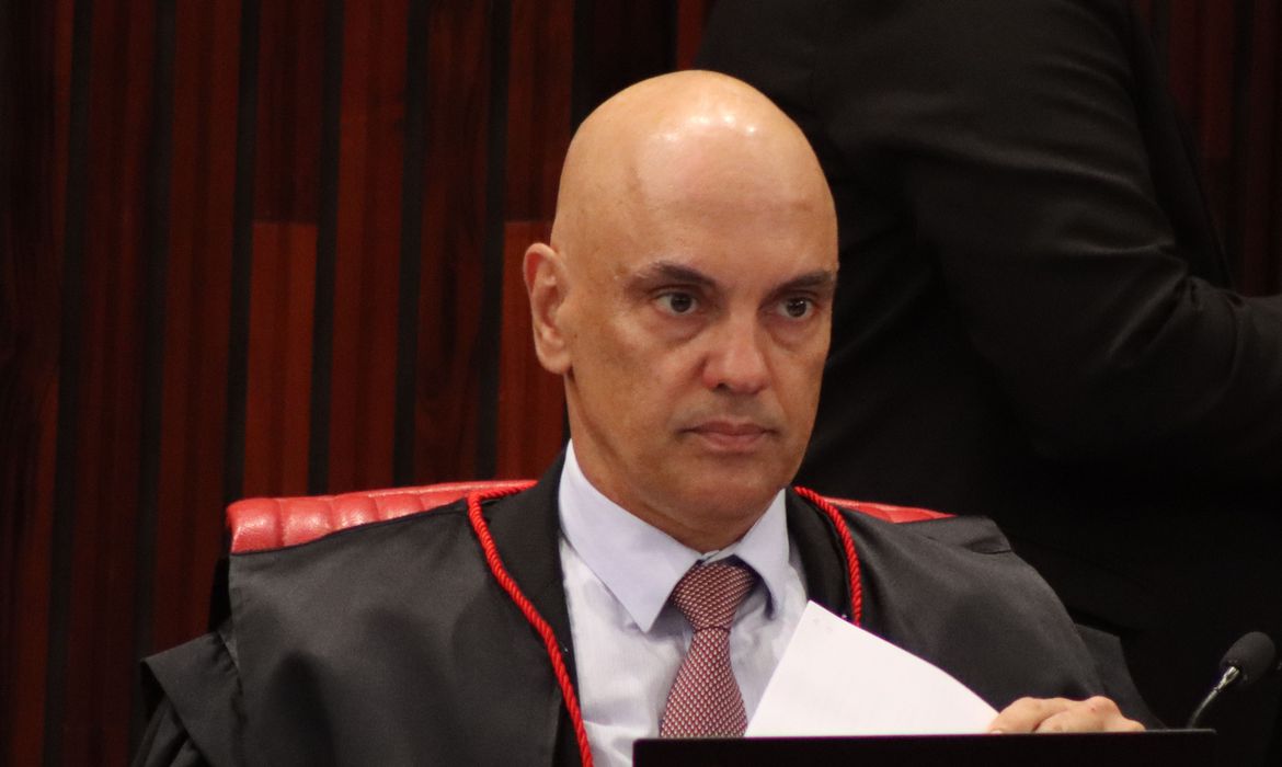Moraes manda soltar 90 presos nos atos golpistas de 8 de janeiro