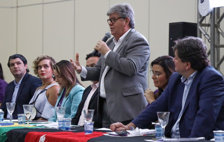 João Azevêdo participa de abertura da 14ª Conferência Estadual de Assistência Social e destaca políticas de inclusão