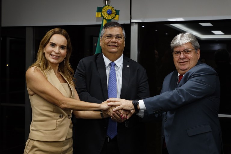 João Azevêdo assegura recursos no Ministério da Justiça para ampliação de políticas públicas para a segurança das mulheres