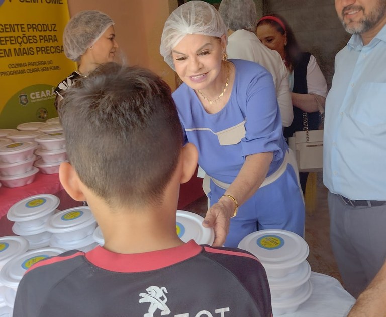 Primeira-dama do Estado conhece programa social cearense e destaca importância de troca de experiência no fortalecimento das ações