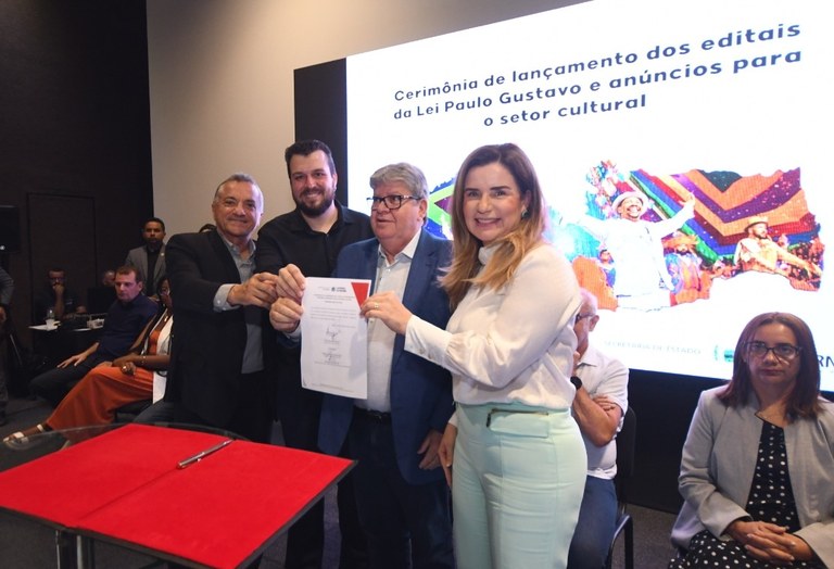 João Azevêdo anuncia investimentos de R$ 50 milhões com lançamento de editais para a área da Cultura