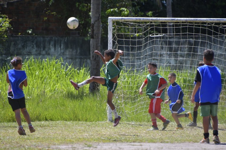 Governo realiza torneio de futebol para crianças e adolescentes do projeto Virando o Jogo