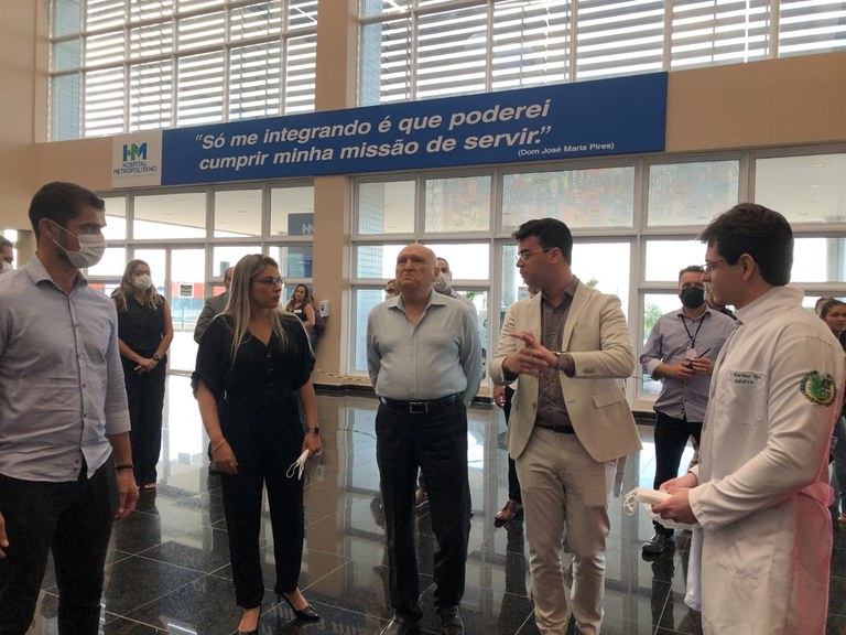 Presidente do TCE elogia estrutura e atendimento ao paciente durante visita ao Hospital Metropolitano