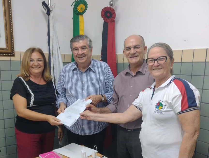 Roberto Paulino e Teotônio fazem visita à Escola Monsenhor Emiliano de Cristo, em Guarabira