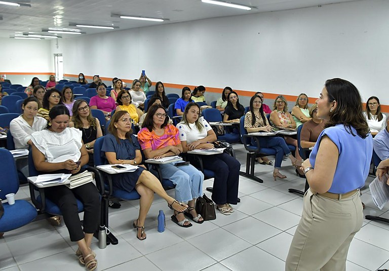 Profissionais dos Creas e Cras recebem capacitação sobre o Censo Suas/2023