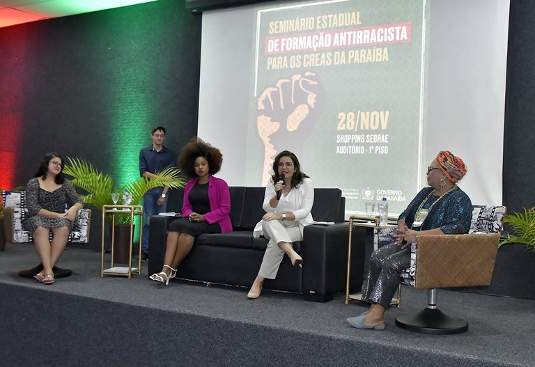 Governo da Paraíba realiza Seminário de Formação Antirracista para profissionais dos Centros de Assistência Social