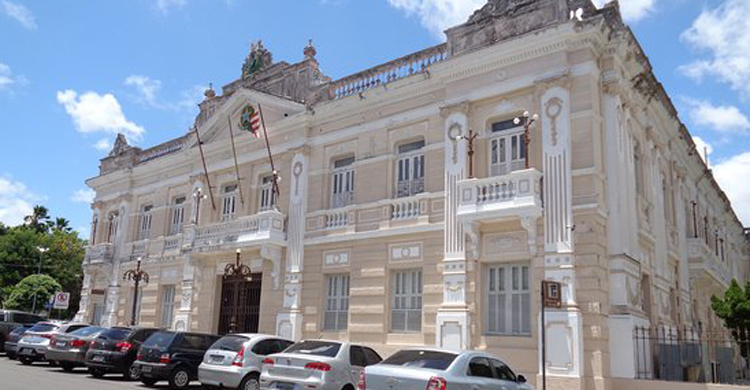 Secretaria do Estado divulga edital com 10 vagas e salário de até R$ 3,3 mil