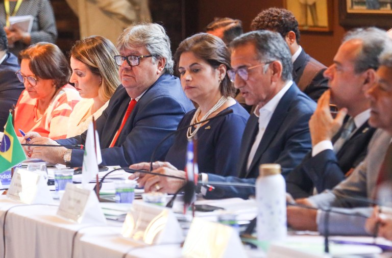 João Azevêdo destaca potencial econômico do Nordeste para atração de novos investimentos em reunião do Conselho da Sudene, em Recife
