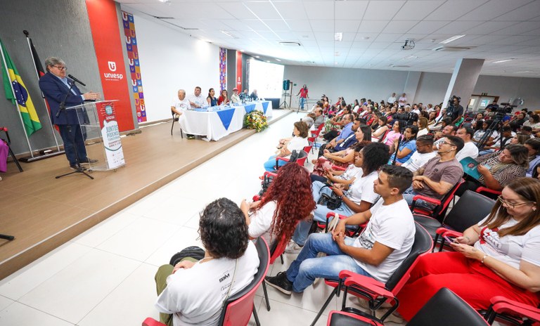 João Azevêdo destaca trabalho da Paraíba para atingir metas de coberturas vacinais em evento da Fiocruz