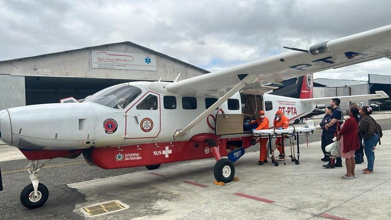 UTI aérea do Governo da Paraíba transfere criança para realizar tratamento de doença rara no Paraná