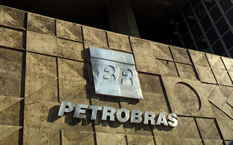 Petrobras anuncia concurso para nível técnico com salário de R$ 5,8 mil
