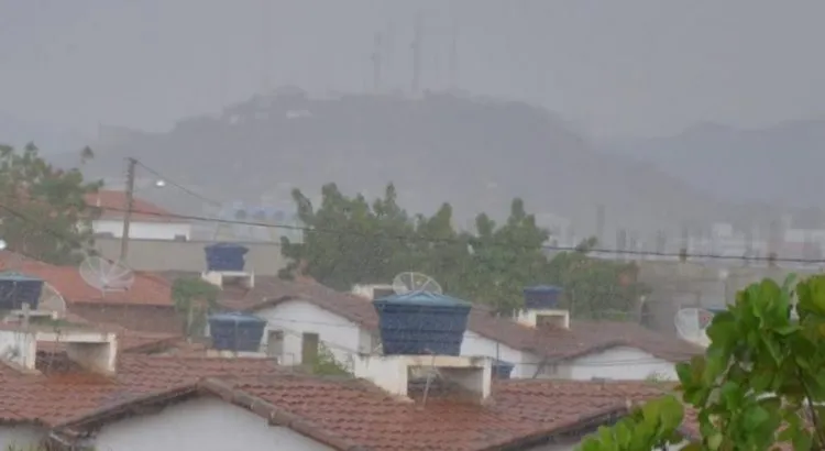 Municípios do Sertão têm maior volume de chuva na Paraíba no primeiro dia do ano