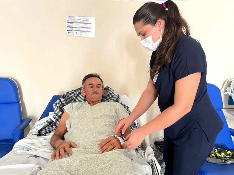 Paciente transferido do Piauí recebe alta após realização de procedimento na Hemodinâmica de Patos