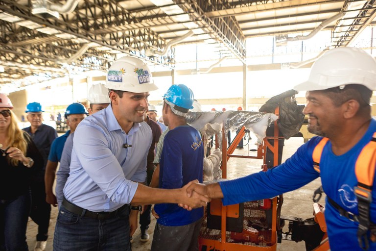 Lucas Ribeiro visita Centro de Convenções de Campina Grande e aponta entrega da primeira etapa da obra ainda neste semestre