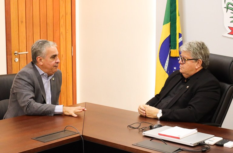 João Azevêdo recebe representante do governo federal e convida gestores públicos a participarem da Caravana Federativa