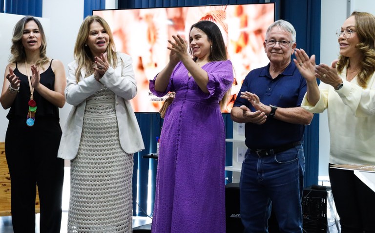 Primeira-dama do Estado participa de abertura de oficina para crocheteiras e destaca importância da capacitação no fortalecimento do artesanato