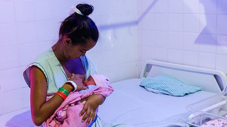Posto de coleta de leite materno do Edson Ramalho auxilia mães com dificuldades na amamentação