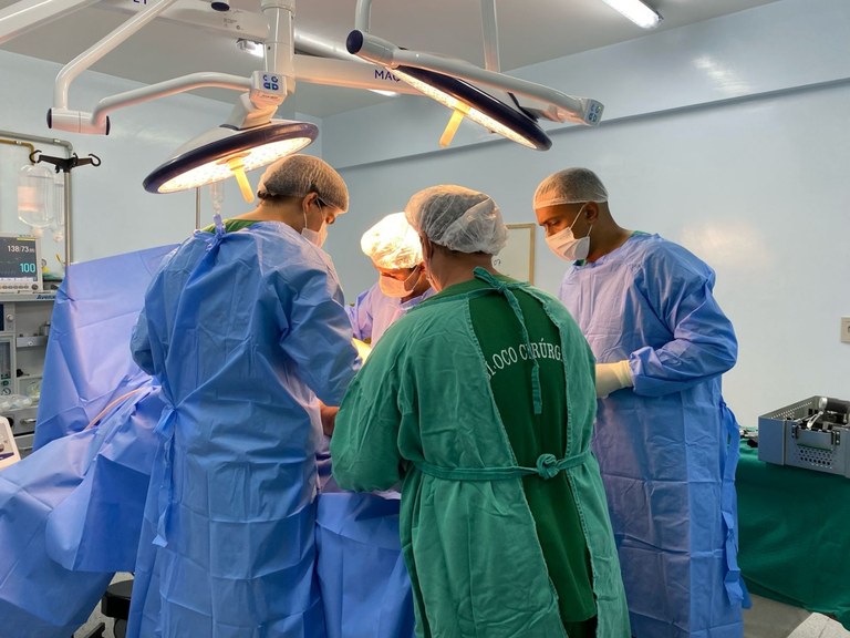 Programa Opera Paraíba realiza primeira cirurgia de artroplastia total de quadril no Hospital Regional de Picuí