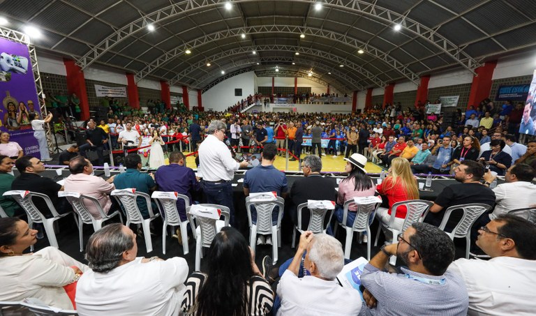 ODE 2024: João Azevêdo abre ciclo de audiências públicas em Cuité, entrega benefícios e ouve novas demandas da população