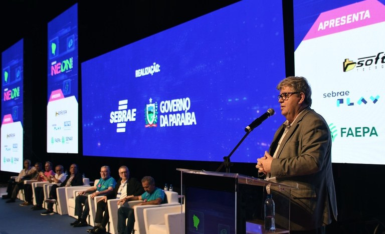 João Azevêdo participa da abertura do maior evento de inovação do Nordeste e lança editais para 50 empresas de tecnologia