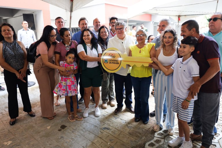 João Azevêdo entrega unidades habitacionais com amplas áreas de lazer e infraestrutura e garante moradia digna a 320 famílias de João Pessoa