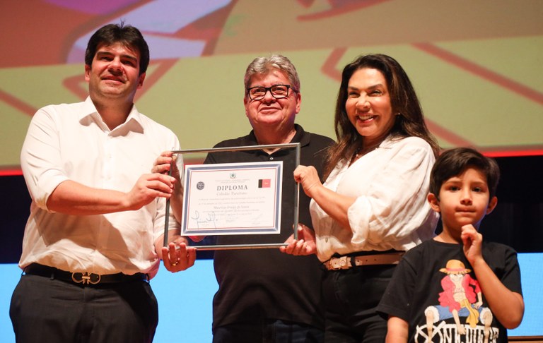 João Azevêdo participa de entrega de Título de Cidadania Paraibana a Maurício de Sousa