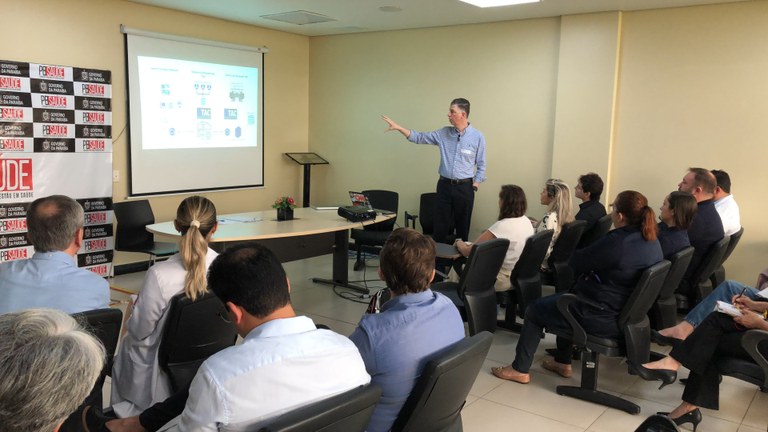 Equipe do Hospital Metropolitano recebe treinamento do InCor para realização de cirurgias orientadas à distância