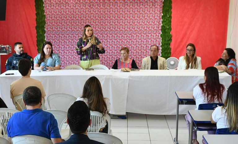 Segunda-dama prestigia oficina do Projeto Folhas da Paraíba e destaca importância da reinserção social no Sistema Penitenciário