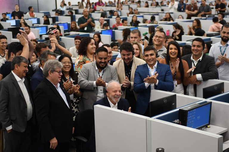 João Azevêdo e presidente Lula prestigiam inauguração da nova unidade da AeC em João Pessoa