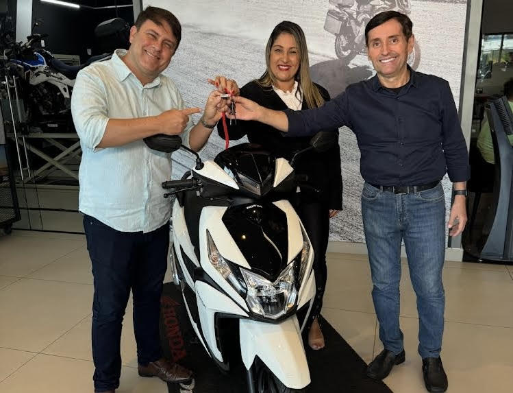 Corretor de imóveis sorteado com moto 0 Km se orgulha de fazer parte da família Creci-PB