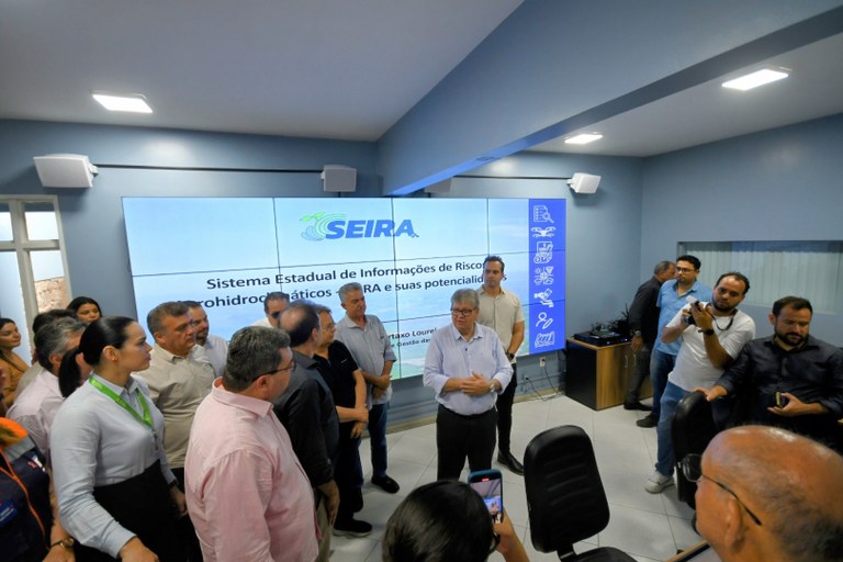 João Azevêdo entrega Central de Abastecimento Farmacêutico e Sala de Situação de Riscos Hidroclimáticos em Campina Grande