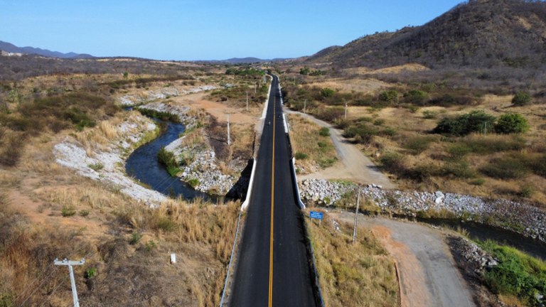 Governo da Paraíba investe mais de R$ 65 milhões em três obras rodoviárias no Sertão