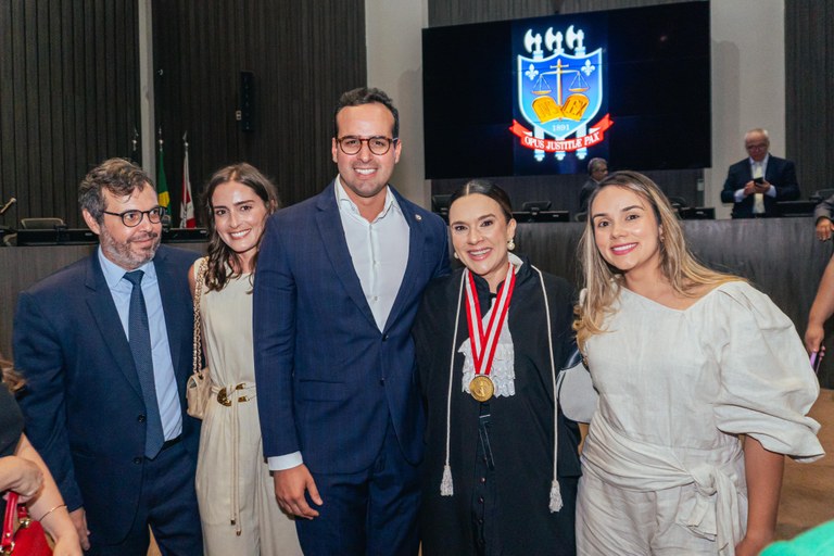 Lucas Ribeiro prestigia posse da desembargadora Anna Carla Lopes e destaca harmonia entre os Poderes no desenvolvimento da Paraíba