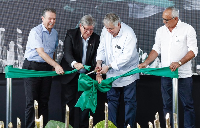 João Azevêdo prestigia inauguração da usina Giasa e destaca capacidade da Paraíba de atrair novos empreendimentos