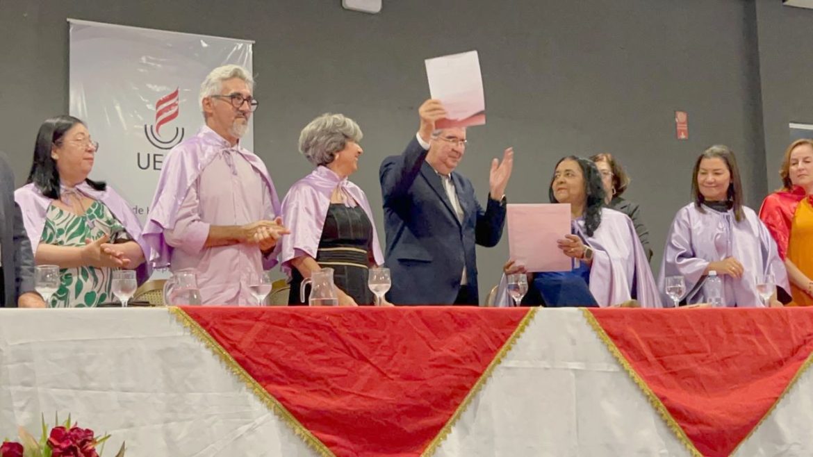 Roberto Paulino é homenageado pela UEPB pelos 50 anos dedicados à instituição