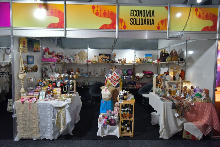 Empreendimentos solidários expõem produtos e ganham mais visibilidade no Salão do Artesanato Paraibano Empreendimentos solidários expõem produtos e ganham mais visibilidade no Salão do Artesanato Paraibano