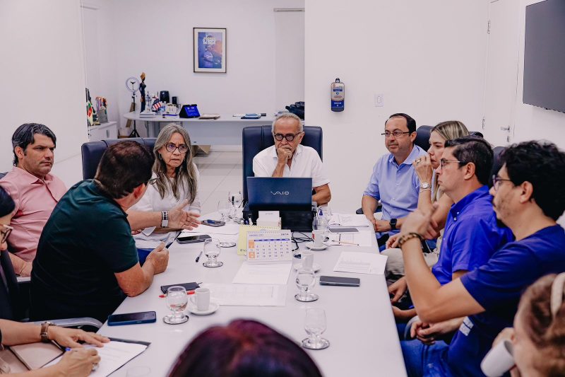 Prefeitura anuncia aumento de 7,5% nos salários de professores de João Pessoa