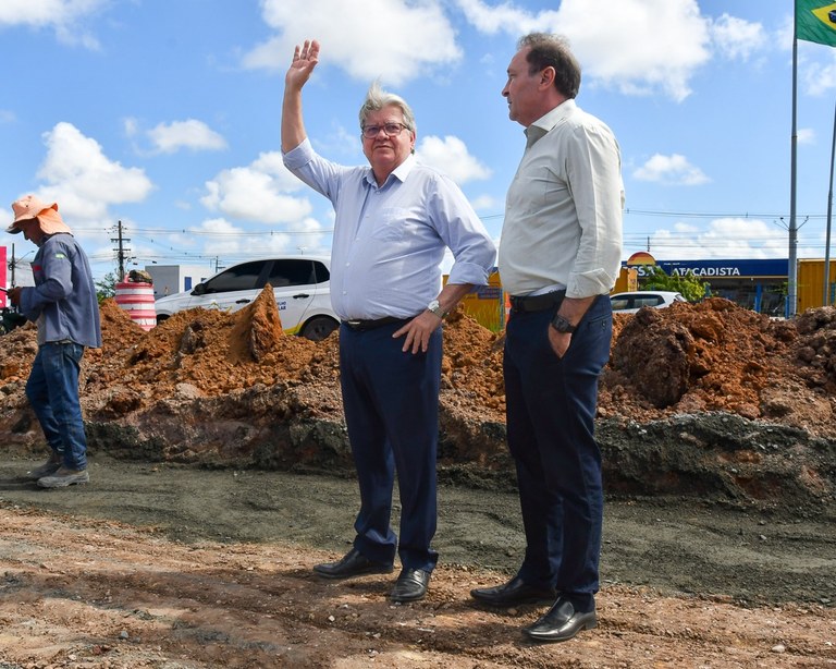 João Azevêdo inspeciona obras de mobilidade urbana em João Pessoa que somam investimentos de R$ 95 milhões