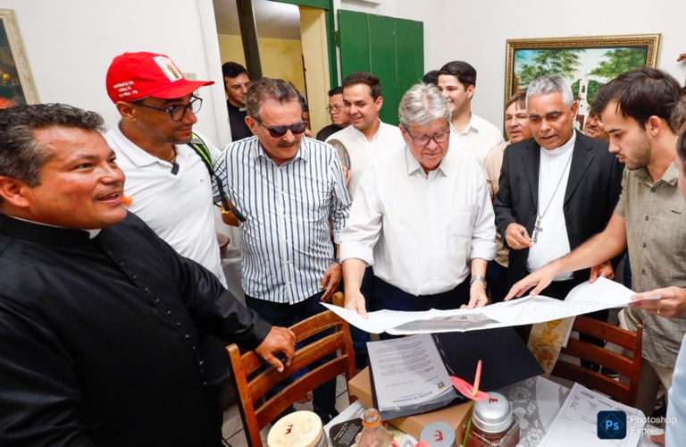 João Azevêdo autoriza convênio para construção de cobertura de anfiteatro e entrega reforma do Centro de Convivência do Santuário de Santa Fé, em Solânea