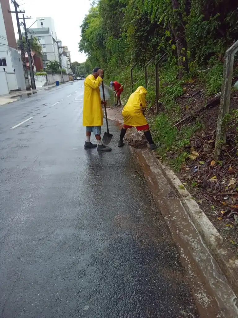 Seinfra executa serviços de manutenção em 40 bairros de João Pessoa nesta quarta-feira